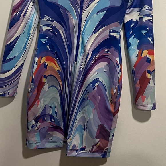 BEBE Bodycon Long Sleeve Swirled Fitted Dress - Picture 6 of 12